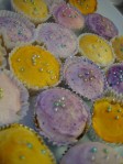 cupcakes-with-shiny-decorations_w544_h725